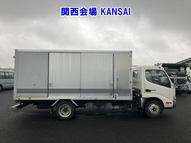 2016 Hino Dutro Bottle Van auction photo 20
