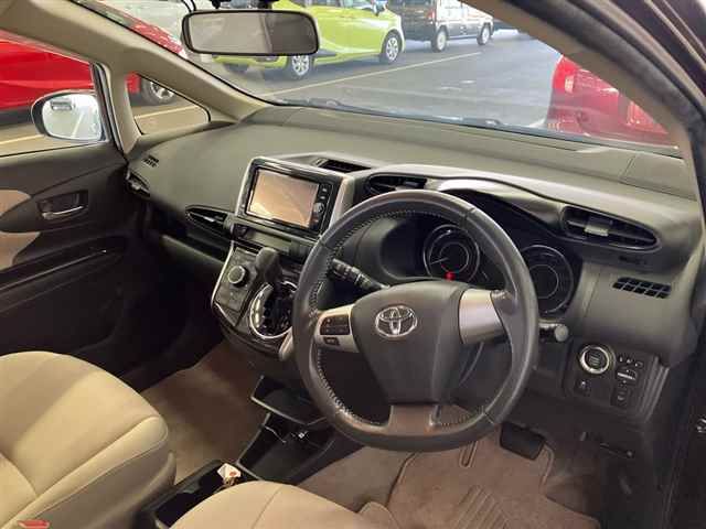 2017 Toyota Wish 1.8G auction photo 3