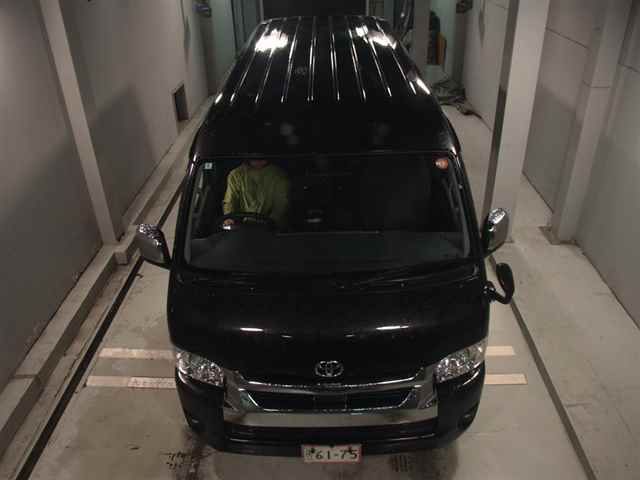 2024 Toyota Hiace GL auction photo 6