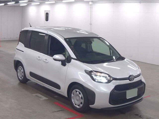 Japan Auction Vehicles 8 2025 Toyota Sienta ハイブリッドG auction photo
