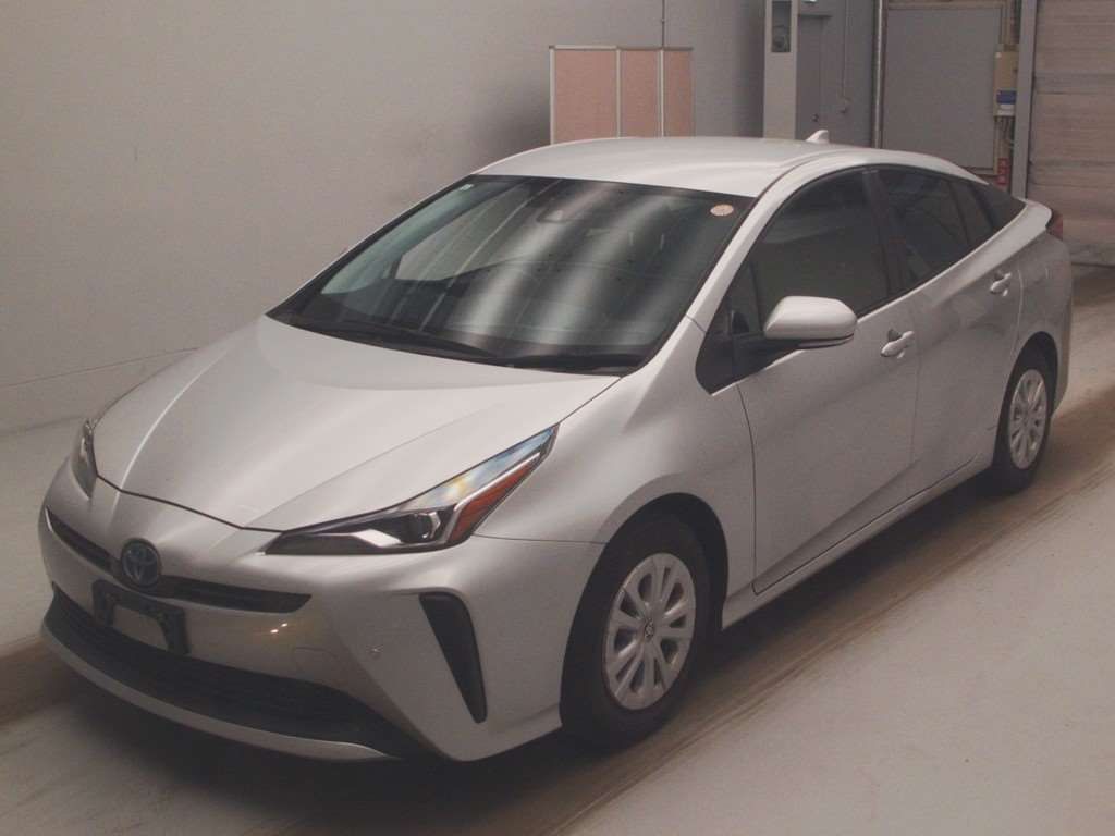 2021 Toyota Prius S Japan auction vehicle