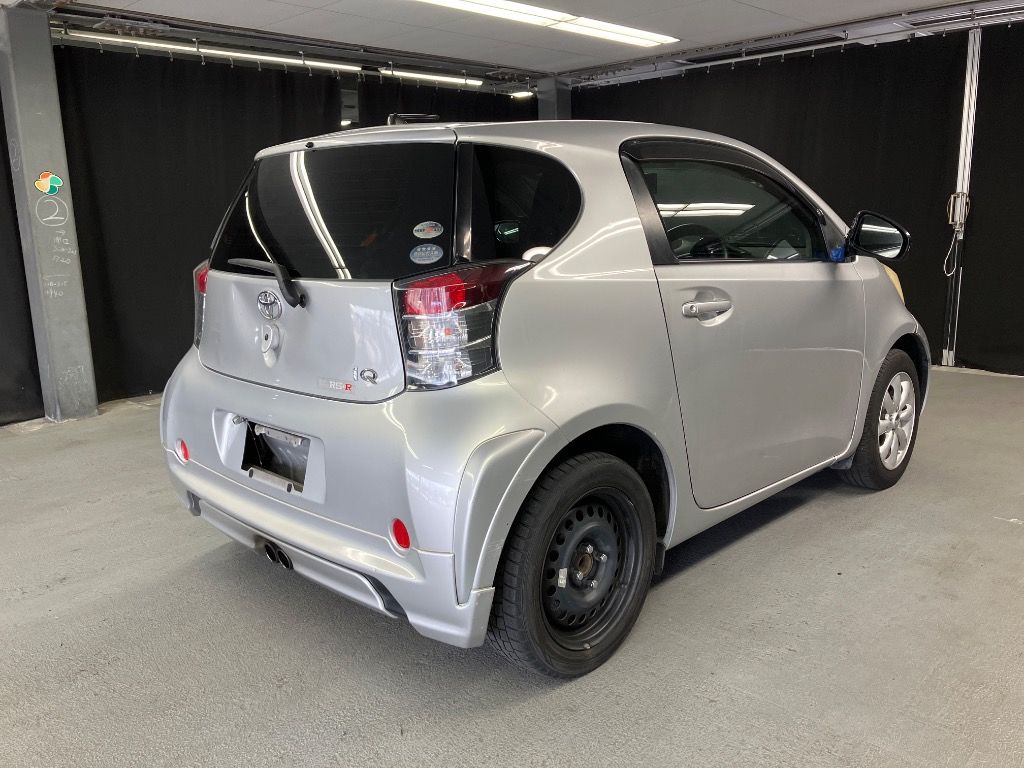 2009 Toyota iQ 100X auction photo 4