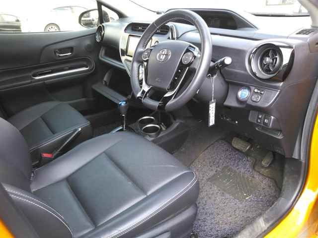 2019 Toyota Aqua G Soft Leather Selection auction photo 3
