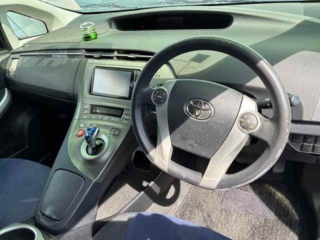 2014 Toyota Prius S auction photo 3