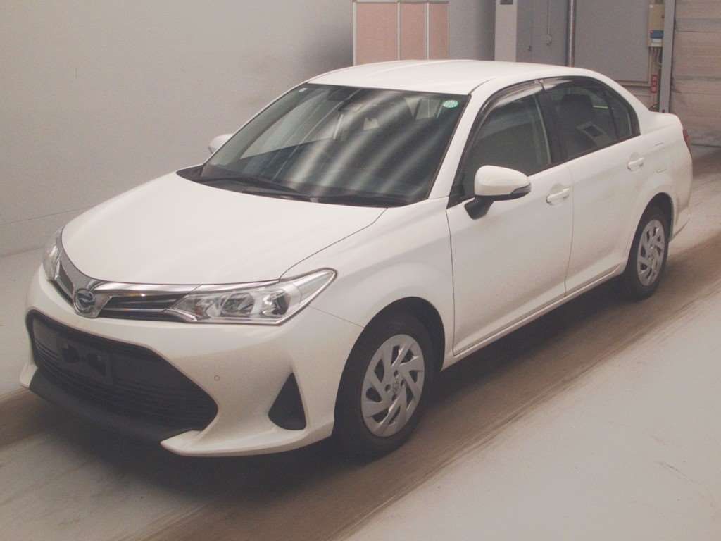 2021 Toyota Corolla Axio Hybrid EX Japan auction vehicle
