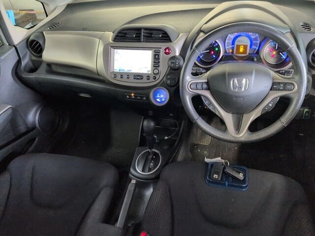 2012 Honda Fit HV 10TH Anniversary auction photo 3