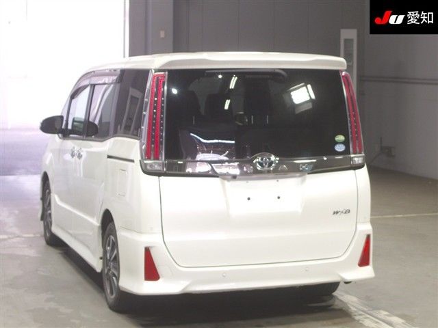 2020 Toyota Noah Si WxB2 auction photo 2