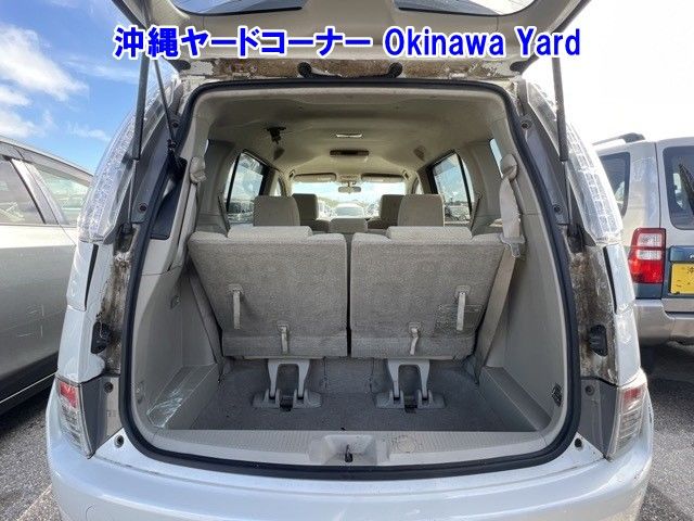 2013 Toyota Isis ワゴン G auction photo 8