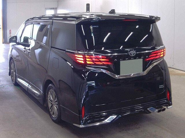 2024 Toyota Alphard Z 4WD auction photo 2