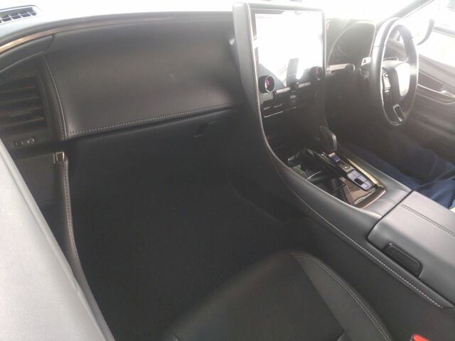 2024 Toyota Alphard Z 4WD auction photo 3
