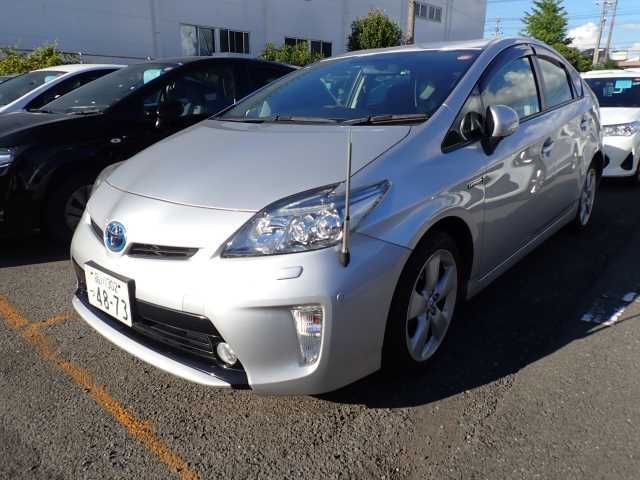 2013 Toyota Prius S ツーリングセレクション Japan auction vehicle
