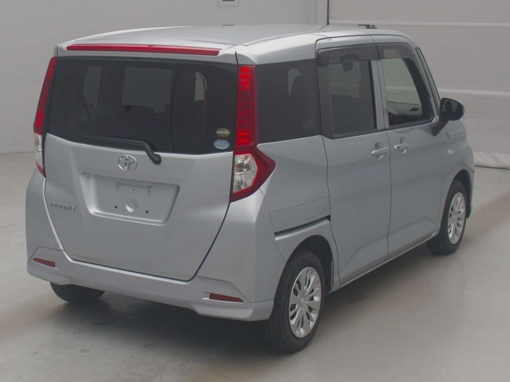2019 Toyota Roomy X auction photo 2