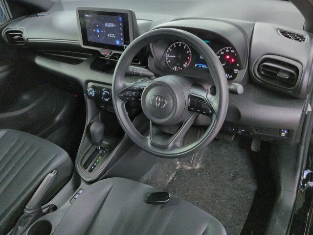 2025 Toyota Yaris X auction photo 3