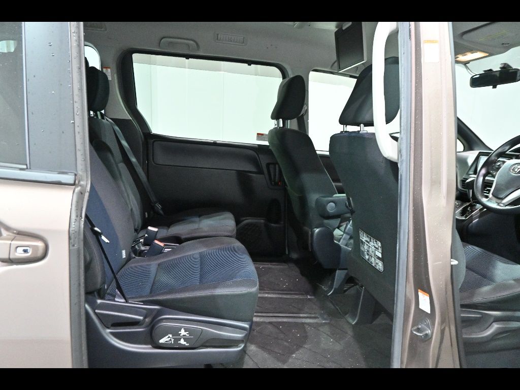 2014 Toyota Noah X 7人 auction photo 7