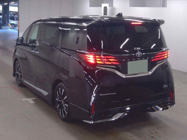 2025 Toyota Alphard Executive Lounge 4WD auction photo 2