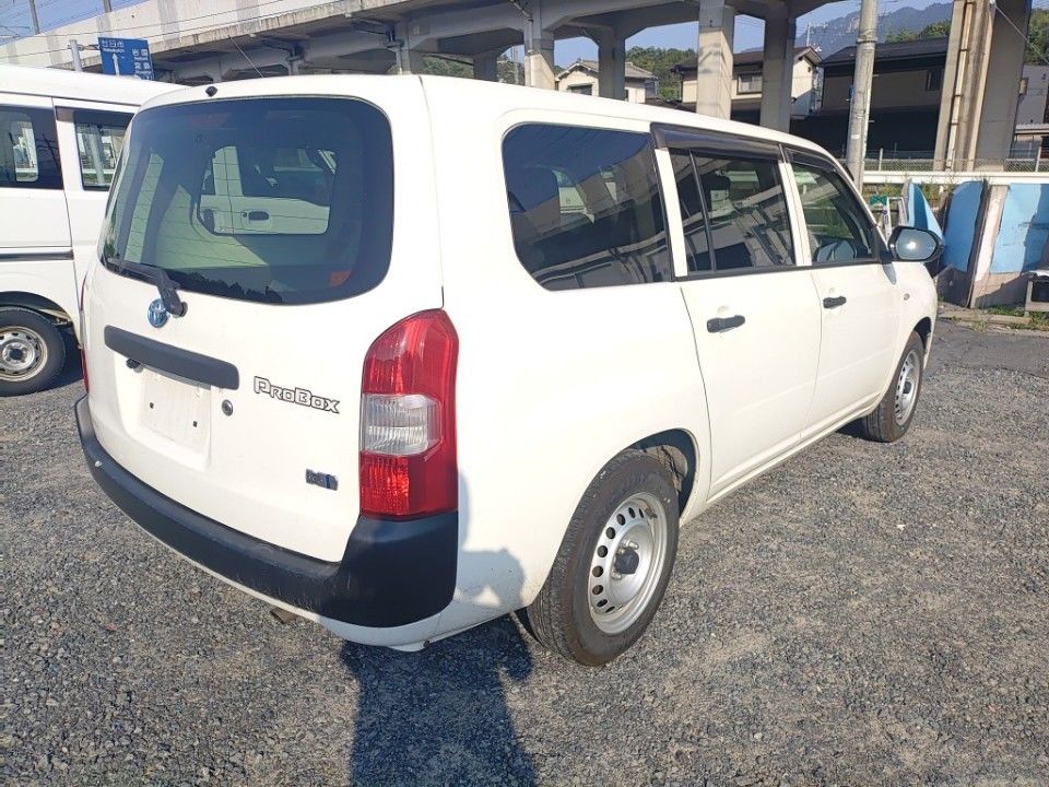 2022 Toyota Probox auction photo 2