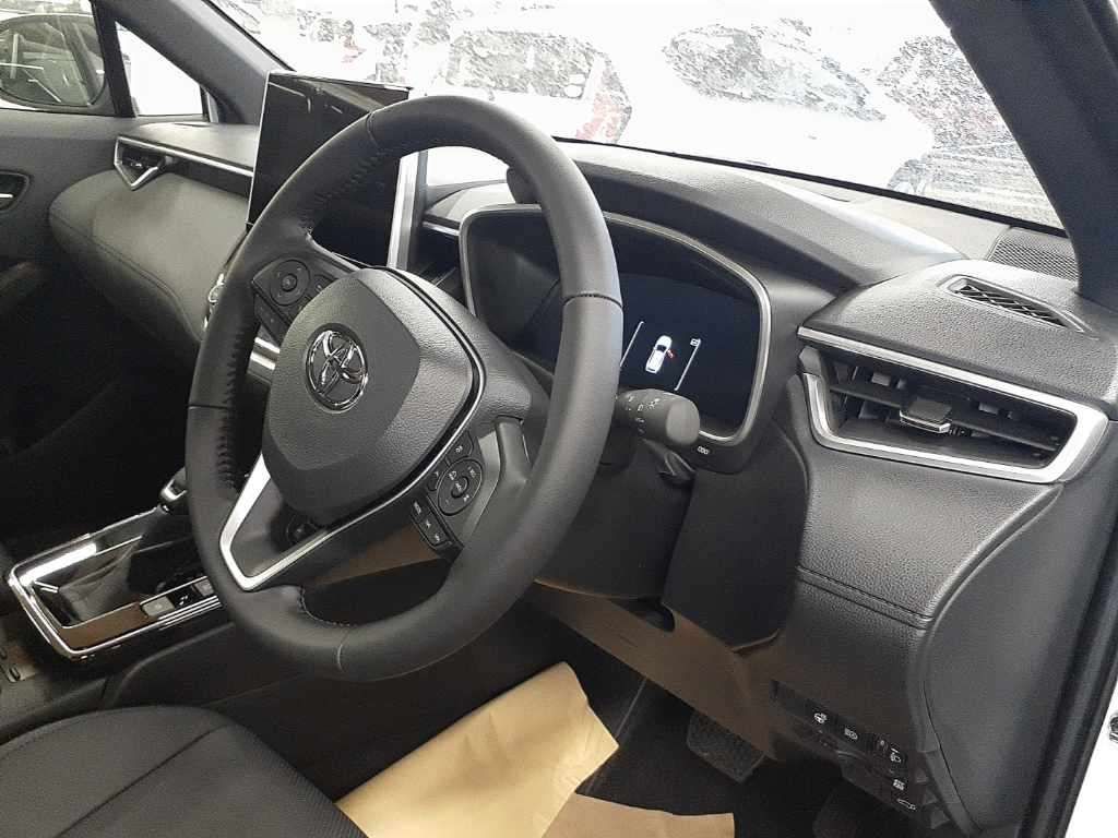 2026 Toyota Corolla Cross Hybrid Z auction photo 9