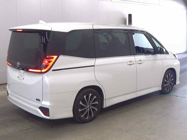 2024 Toyota Noah ハイブリッドS-Z auction photo 5