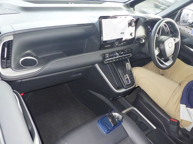 2024 Toyota Noah ハイブリッドS-Z auction photo 3