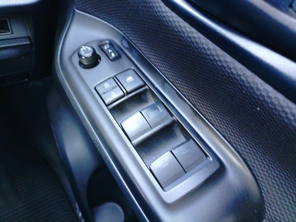 2021 Toyota Noah auction photo 14