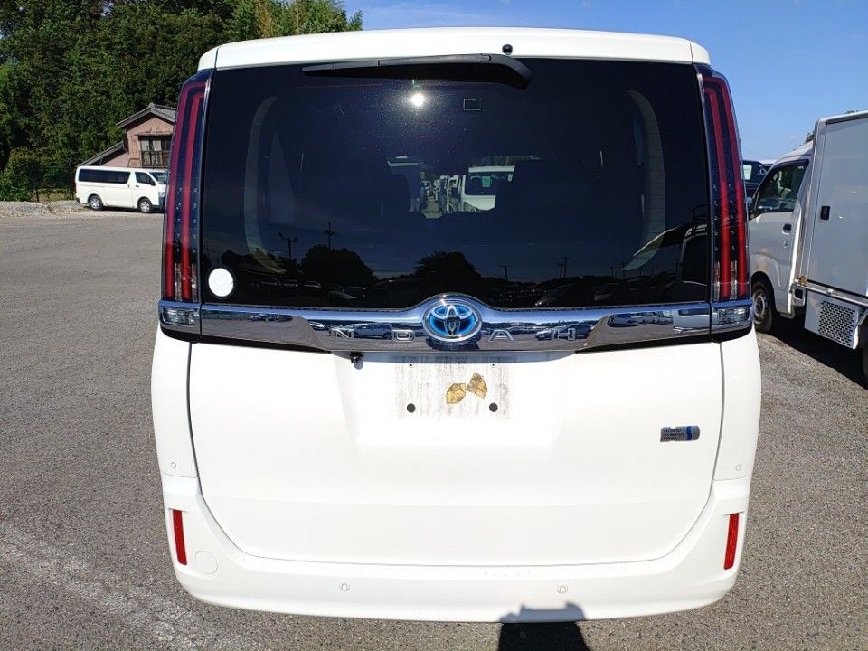 2021 Toyota Noah auction photo 5