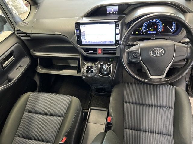 2016 Toyota Voxy ZS auction photo 5