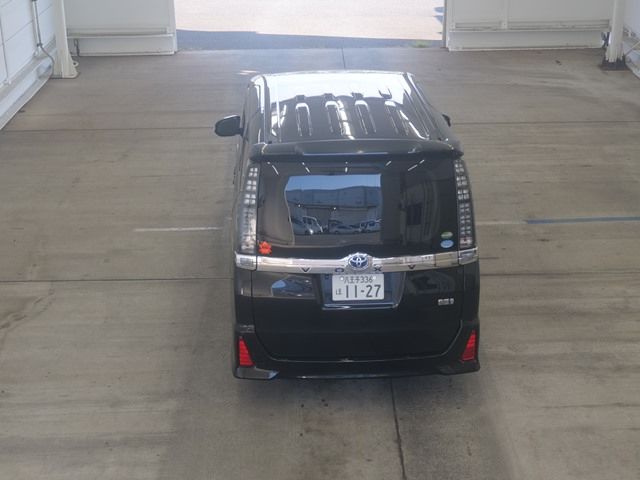 2016 Toyota Voxy ZS auction photo 3