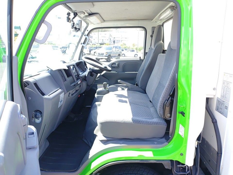 2020 Isuzu Elf auction photo 16