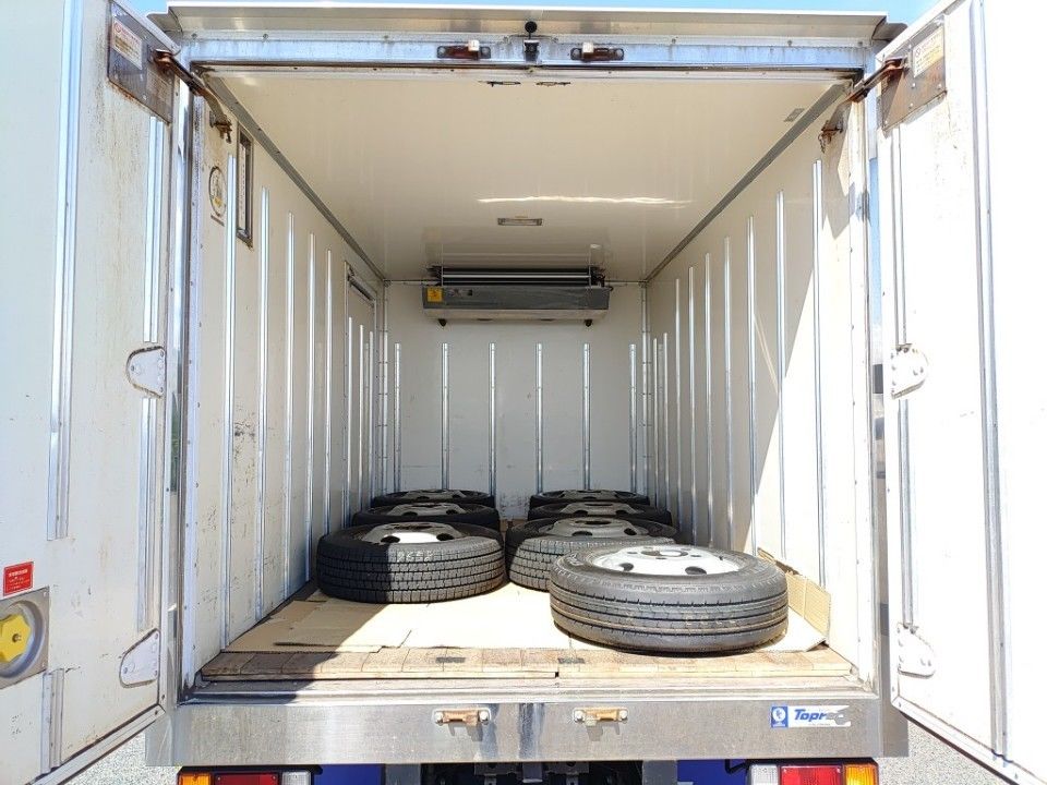 2020 Isuzu Elf auction photo 8