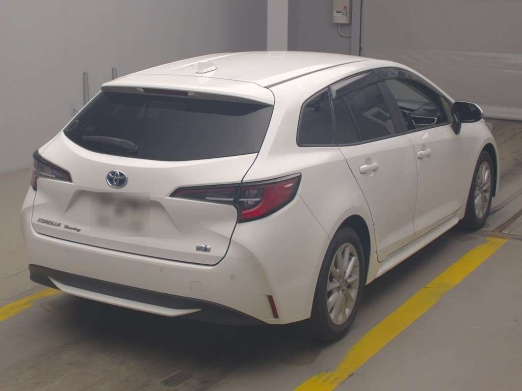 2021 Toyota Corolla Touring ハイブリッド S auction photo 2