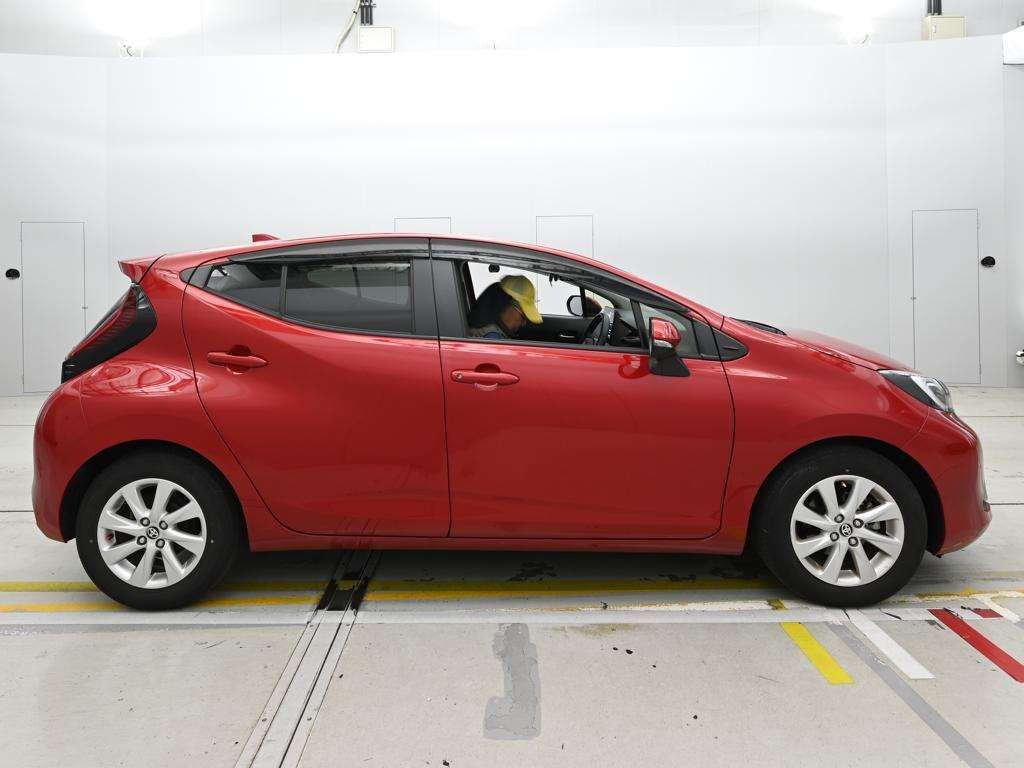 2022 Toyota Aqua Z auction photo 3