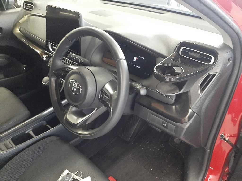 2022 Toyota Aqua Z auction photo 9