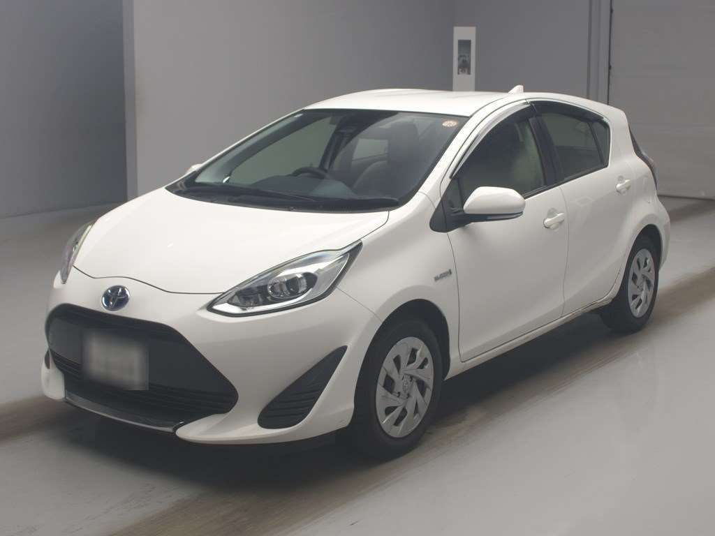 2020 Toyota Aqua L Japan auction vehicle