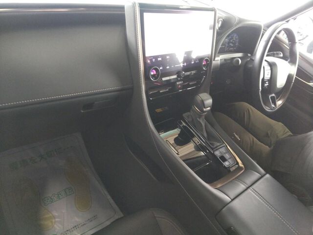 2024 Toyota Alphard Z auction photo 3