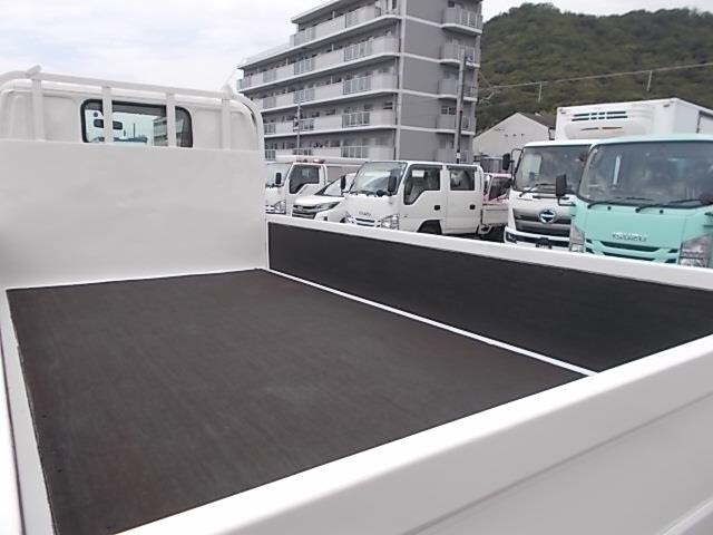 2017 Hino Dutro Full Just Low 2t auction photo 9
