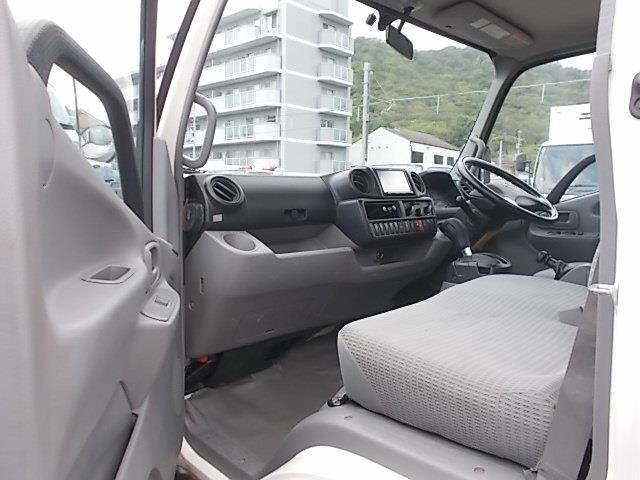 2017 Hino Dutro Full Just Low 2t auction photo 4