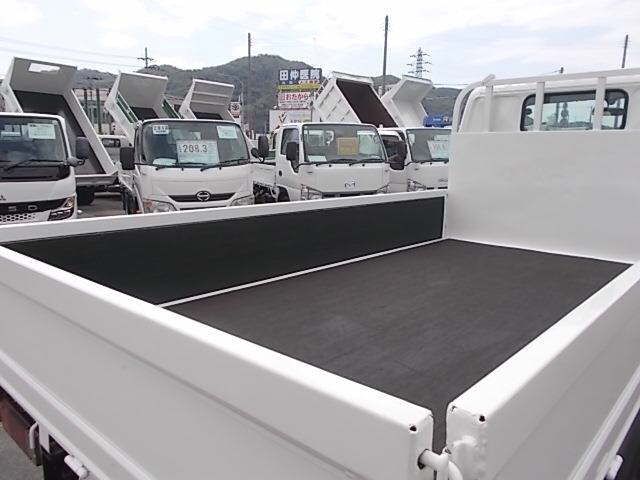 2017 Hino Dutro Full Just Low 2t auction photo 10