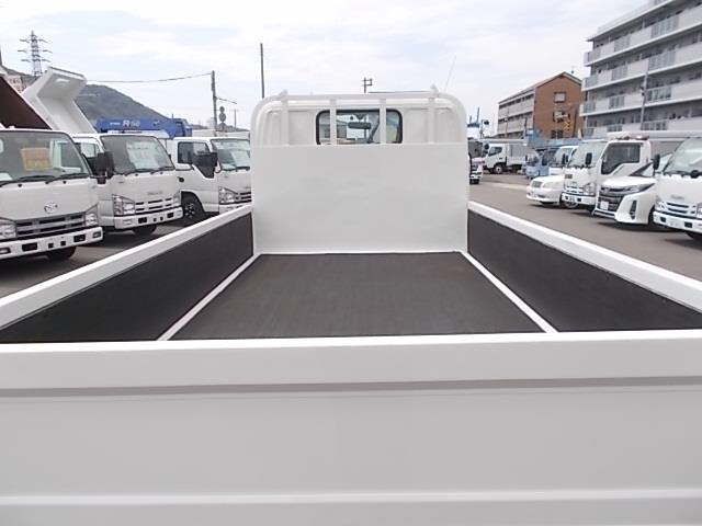2017 Hino Dutro Full Just Low 2t auction photo 8