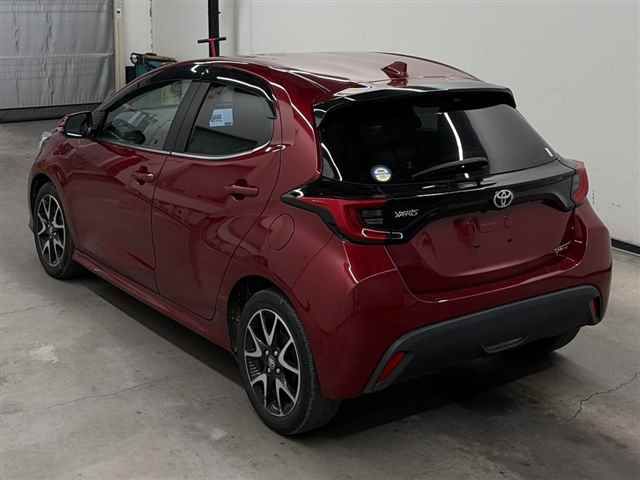 2024 Toyota Yaris ハイブリッドZ auction photo 2