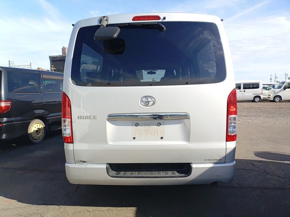 2017 Toyota Hiace auction photo 5