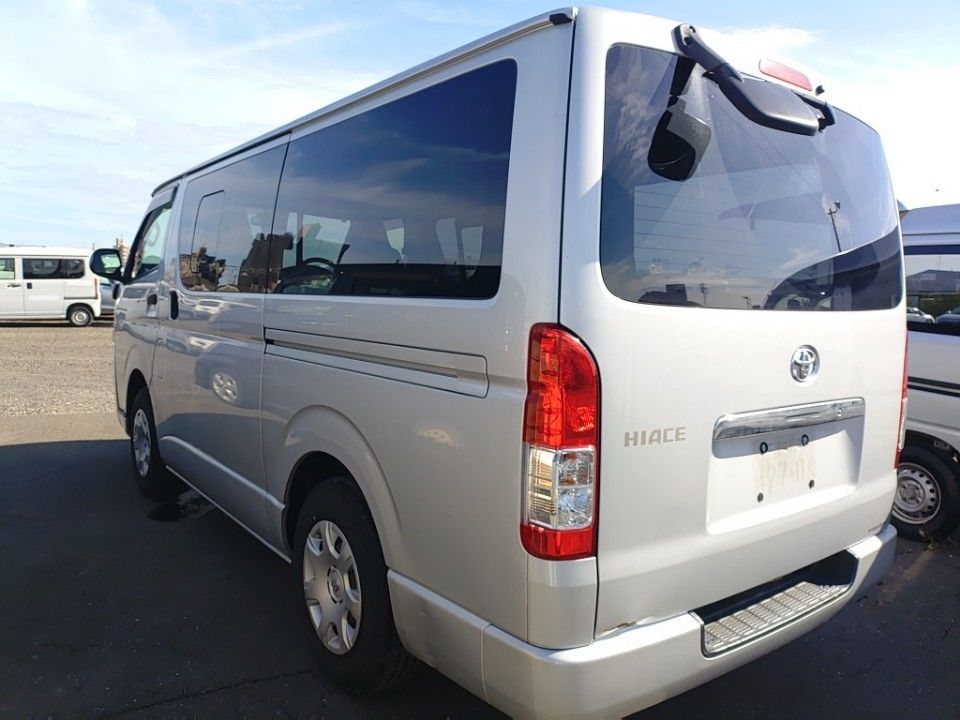 2017 Toyota Hiace auction photo 6