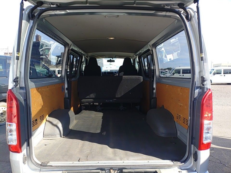 2017 Toyota Hiace auction photo 8