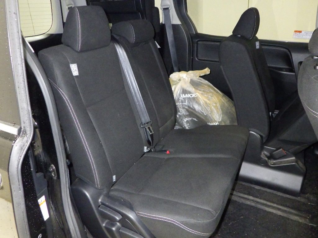 2015 Toyota Esquire 4WD Xi 8 people auction photo 7