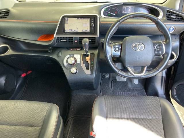 2017 Toyota Sienta ハイブリッドG クエロ auction photo 4
