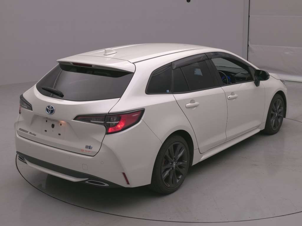 2021 Toyota Corolla Touring ハイブリッド ダブルバイビー auction photo 2