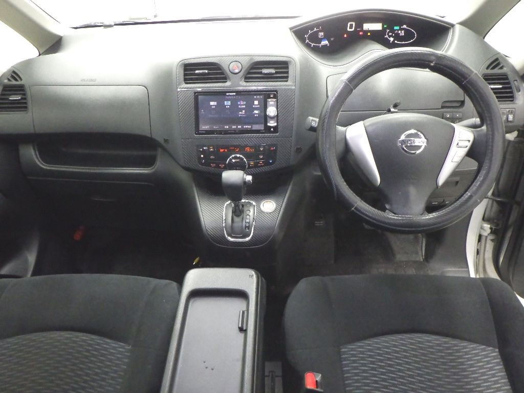 2011 Nissan Serena 20S auction photo 3