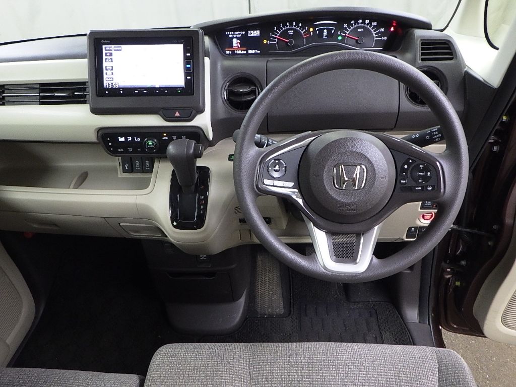2017 Honda N-BOX G L Honda Sensing auction photo 3