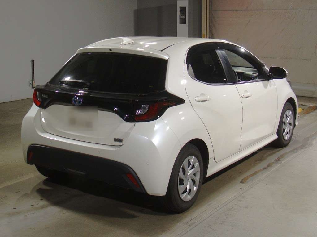 2021 Toyota Yaris ハイブリッドG auction photo 2