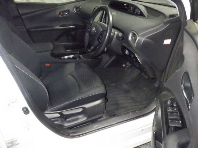 2021 Toyota Prius PHEV S Navi PKG auction photo 3