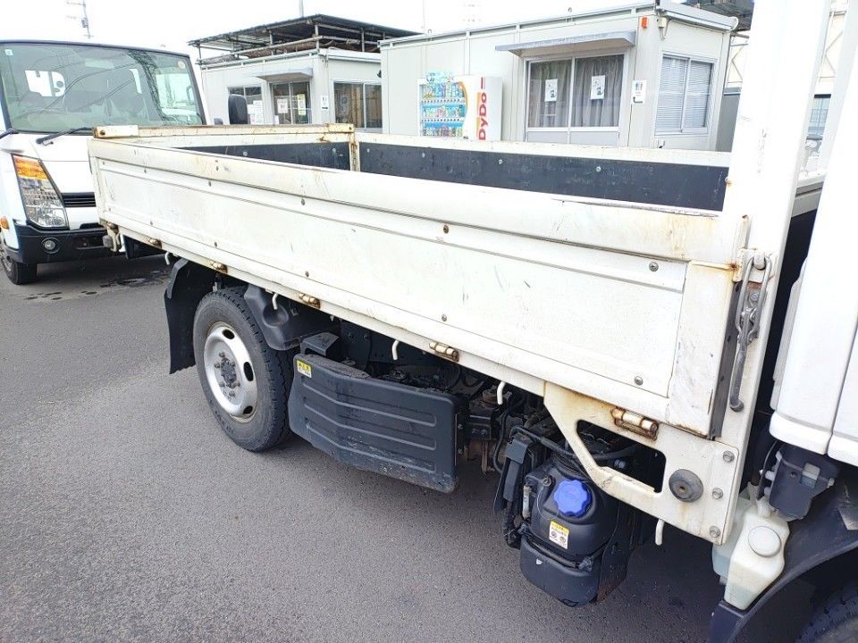 2022 Isuzu Elf auction photo 23